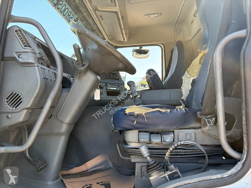 جرار Volvo 12480 + 6X4 + manual + spring +...