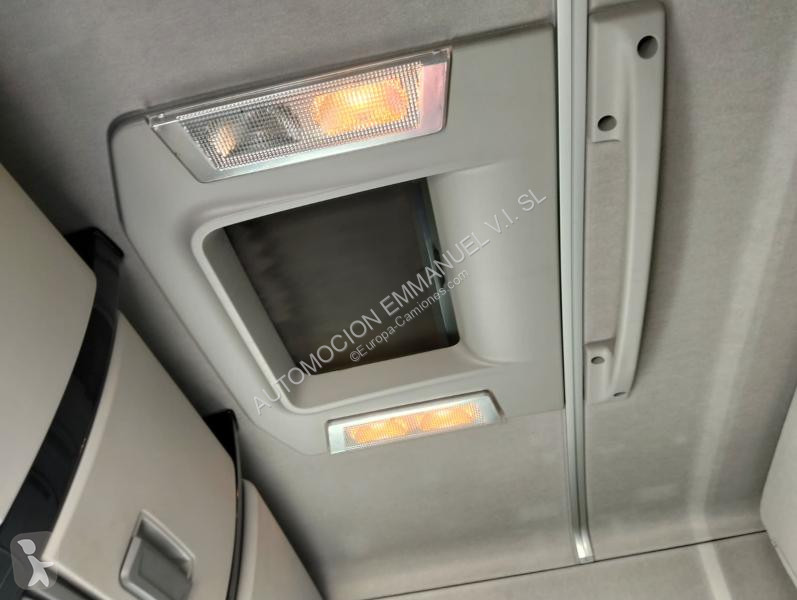 جرار Renault 480 XROAD TSeries