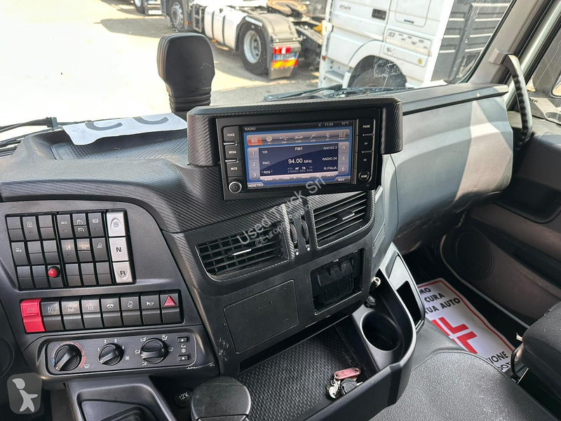 Iveco 460 tractor unit