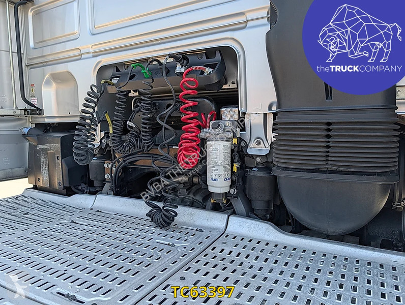 جرار DAF 530