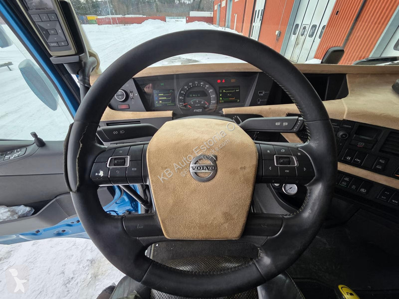 جرار Volvo 750 8x4 GCW 142 ton / GLOBE XL /...