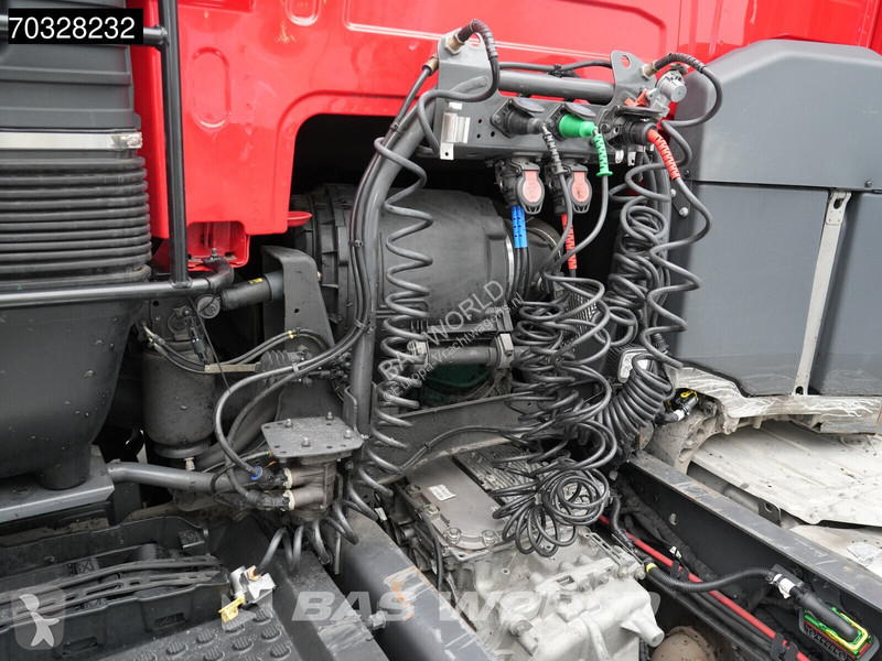 Trekker Volvo FH 460 4X2 Mega XL 2x Tanks Navi ACC