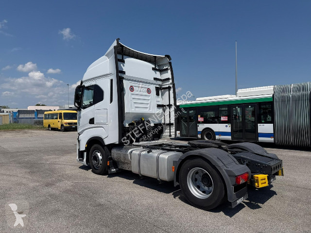 جرار Iveco S-WAY MY 19 AS440S51T/P