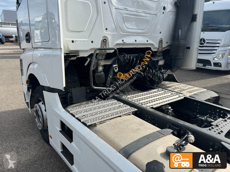 جرار Mercedes ACTROS 1845