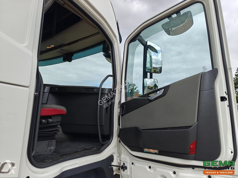 جرار Volvo 420 4X2 GlobeTrotter Euro 6B -...