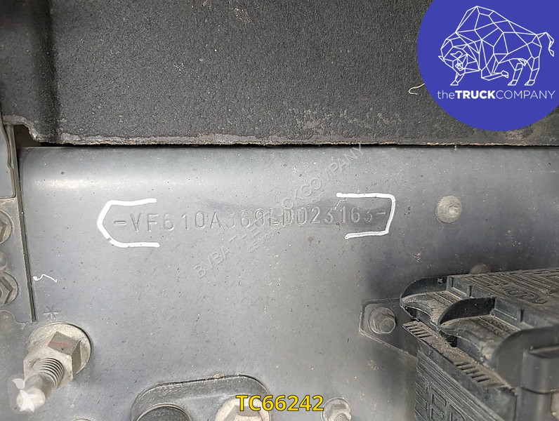 جرار Renault T 520