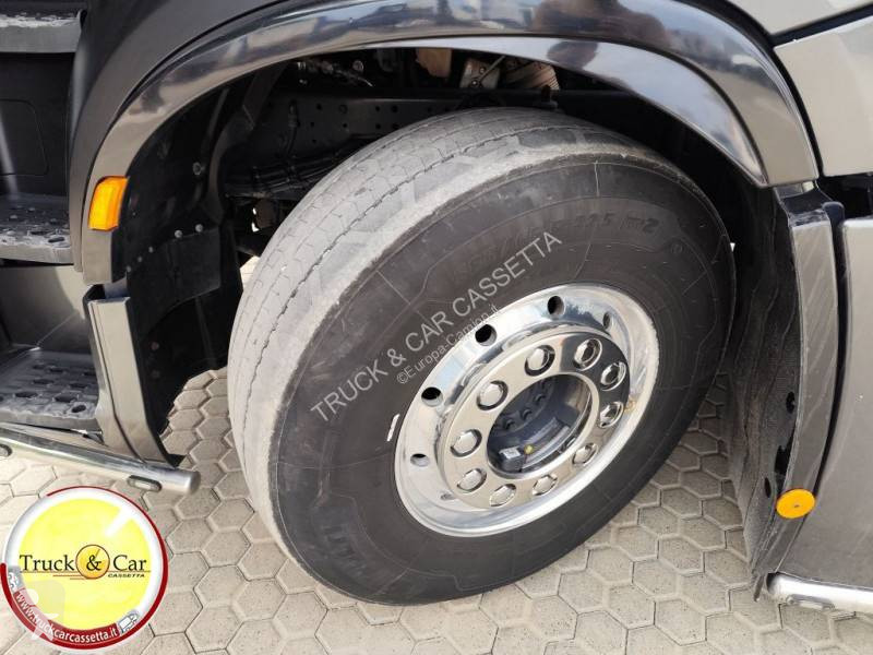 جرار Iveco