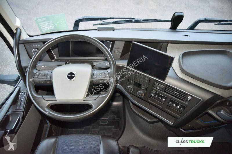جرار Volvo 500 Globetrotter XL