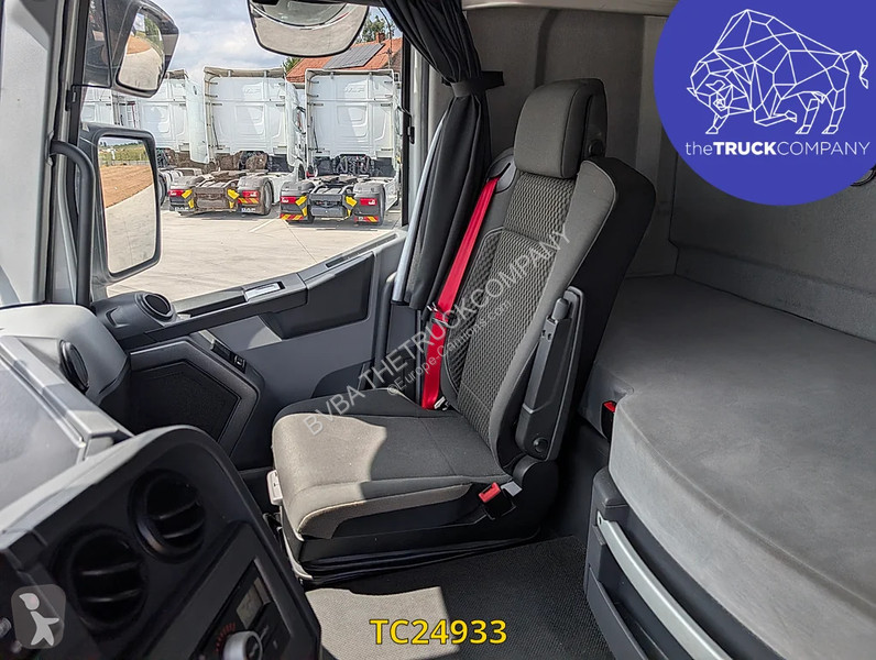 جرار Renault T 460