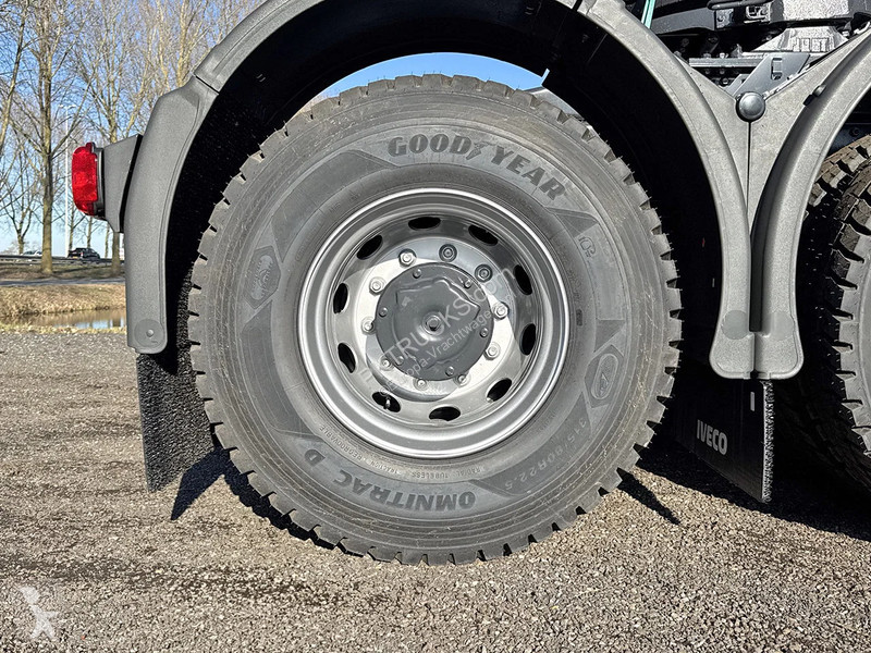 جرار Iveco T-Way AT720T43TH AT ADR Tractor Head...