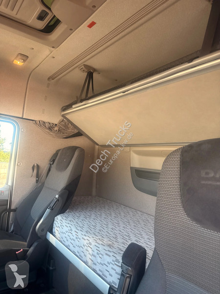 جرار DAF 106460 4x2 space cab