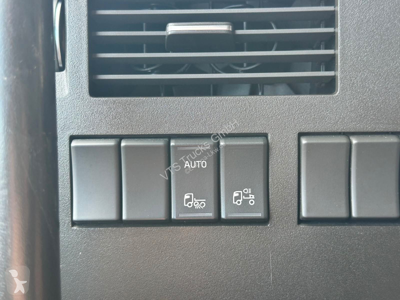جرار Volvo 500 4x2 LL Hubsattel