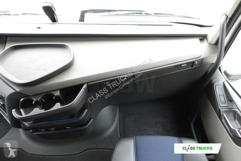جرار Volvo 500 Globetrotter XL