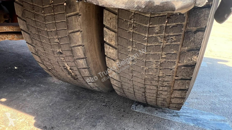 جرار Renault 385 (POMPE MANUELLE / MANUAL PUMP...
