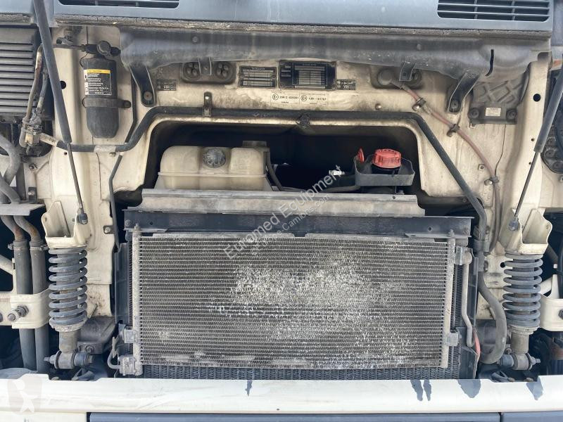 جرار Volvo 420
