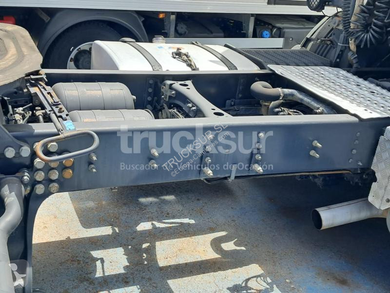جرار Scania 400
