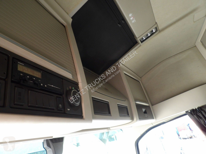 جرار Volvo FH460-SPOILER-FG NR...