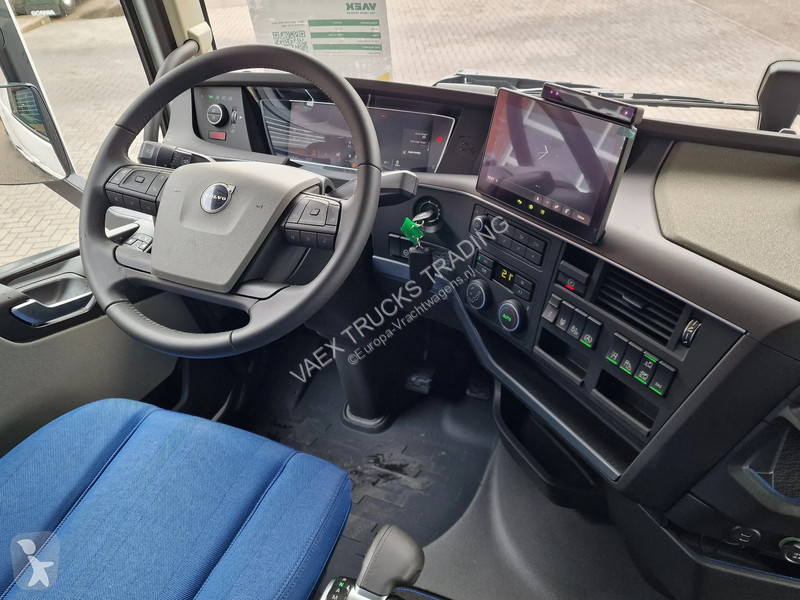 جرار Volvo 13500 Aero Globetrotter XL 4x2 - New...