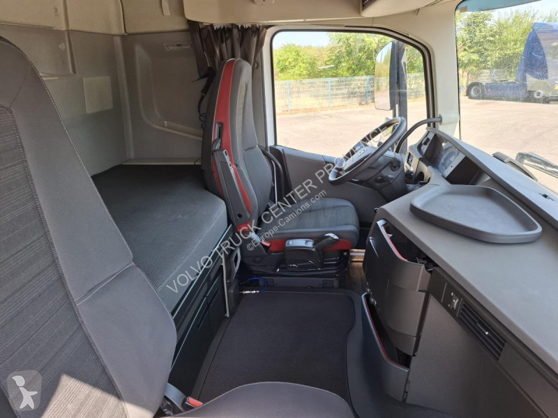 جرار Volvo 500