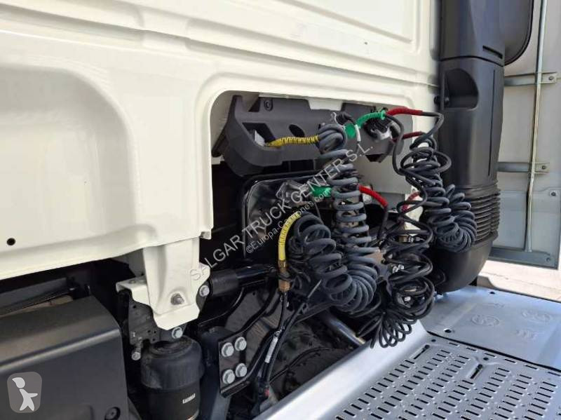 Cap tractor DAF