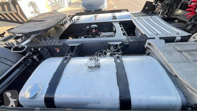 Cabeza tractora Renault