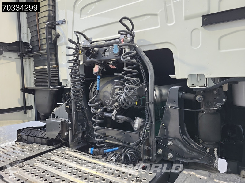 Cabeza tractora Volvo 500 4X2 XL 2x Tanks...