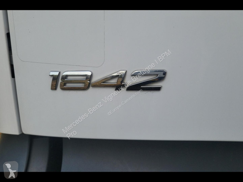 Cabeza tractora Mercedes II 1842 StreamSpace...