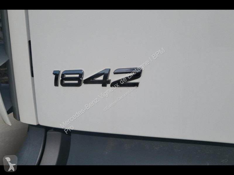Cabeza tractora Mercedes II 1842 StreamSpace...