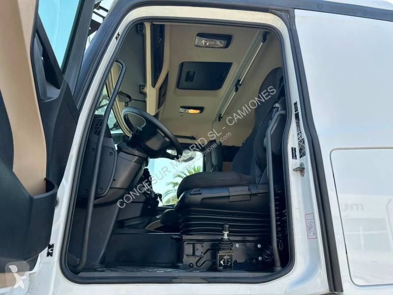 Cabeza tractora Mercedes 1845 LS