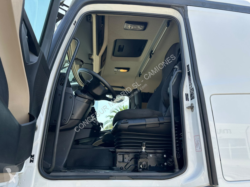 Cabeza tractora Mercedes  1845 LS