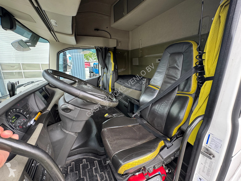 Cabeza tractora Volvo 750 6x2 Retarder Globe XL