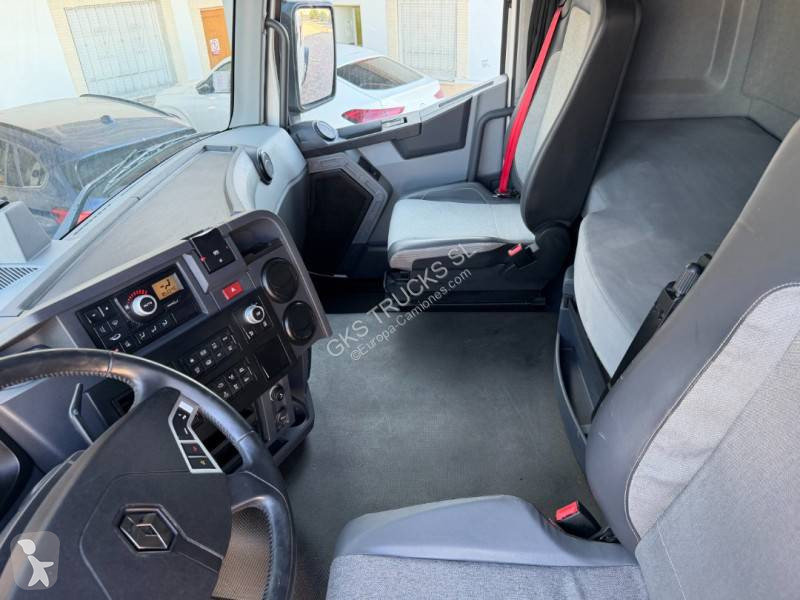 Cabeza tractora Renault 520