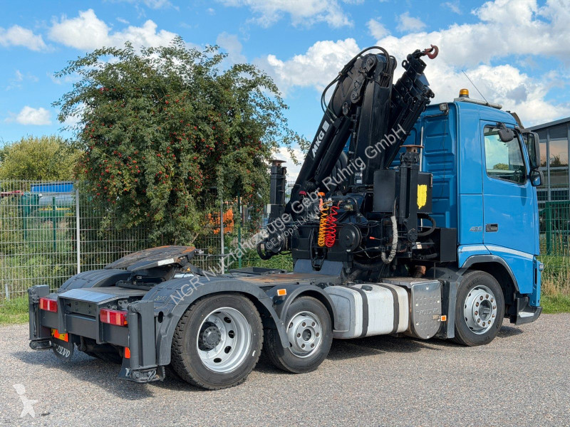 Cabeza tractora Volvo 420 6x2 mit Ladekran HLK...