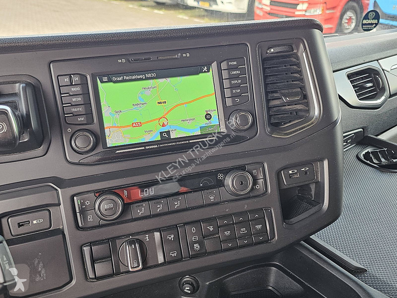 Tahač Scania 500 AD
