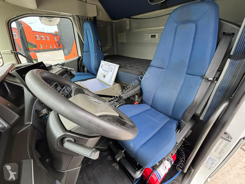 جرار Volvo 500 6x2 GLOBE XL / RETARDER / DOUBLE...