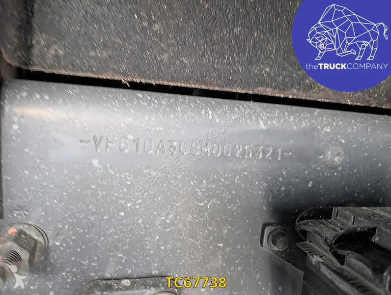 Cap tractor Renault T 480