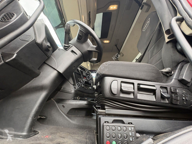Nyergesvontató Iveco S...