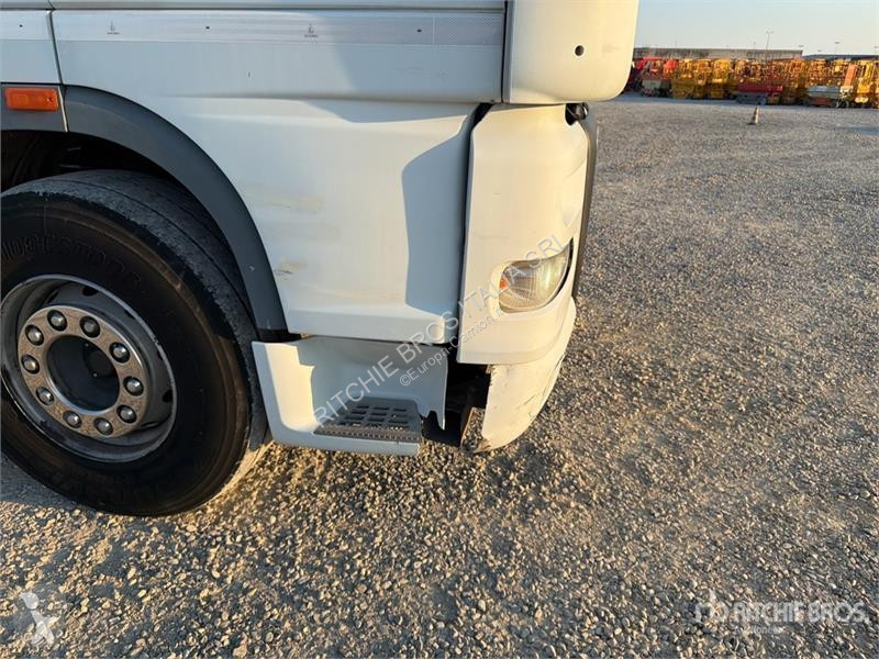 Cabeza tractora DAF 4x2 S/A Sleeper Truck Tractor