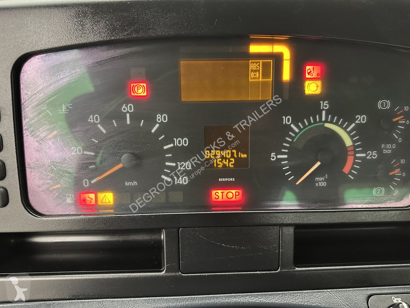 Nyergesvontató Mercedes 3343 - 6x6 - nieuwstaat