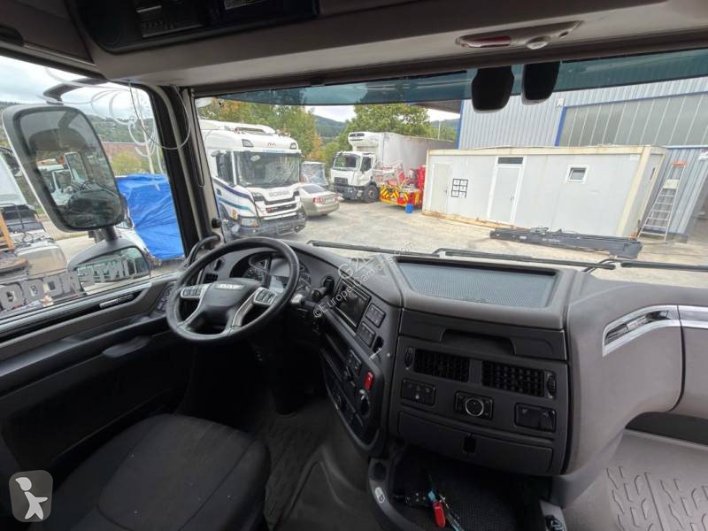 Nyergesvontató DAF 530