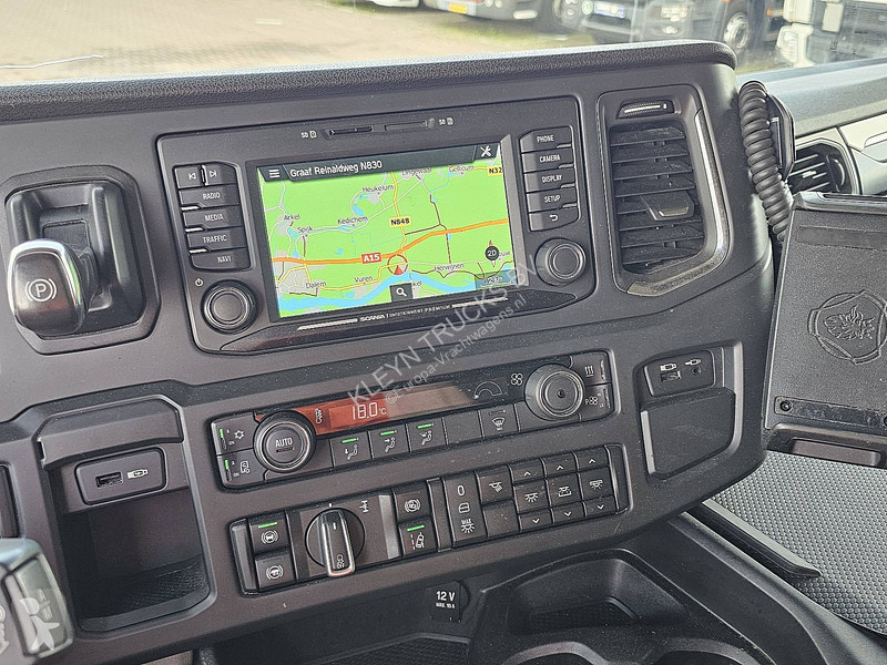 Тягач Scania 6x2/4 NB