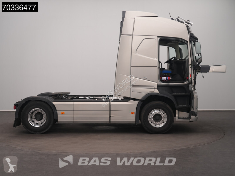 Cap tractor Volvo 500  4X2 ADR 2x Tanks...