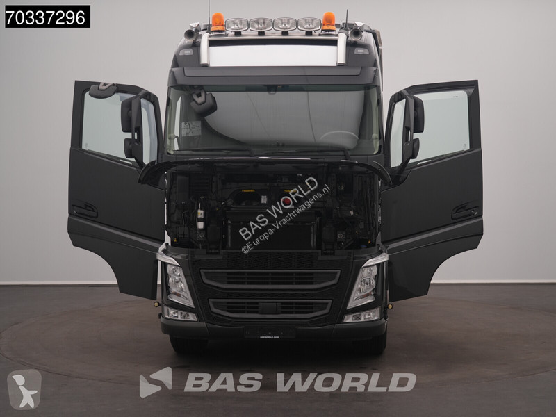 Tractor Volvo 500 6X2 Lift+Lenkachse 70% Tyres
