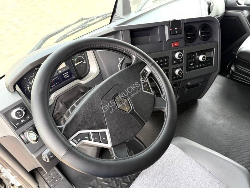 Ciągnik siodłowy Renault 480