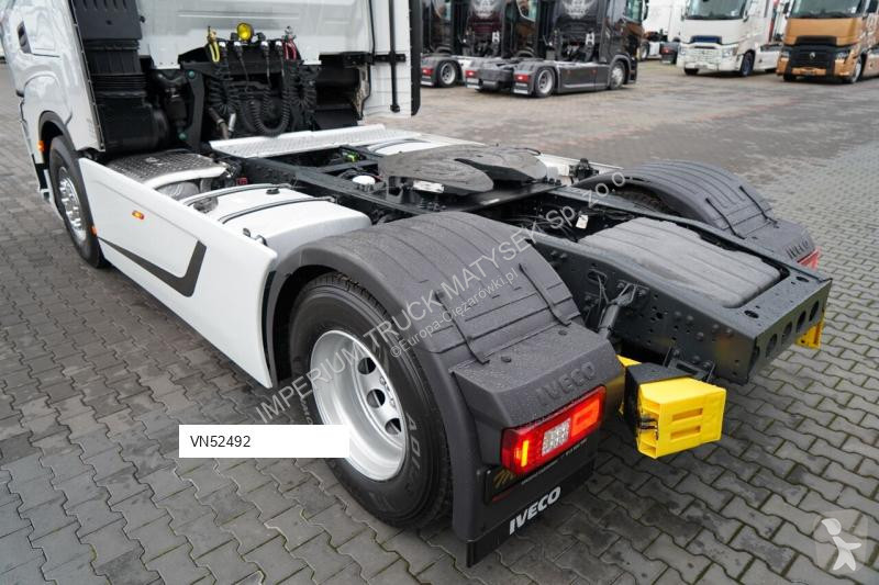 Тягач Iveco / 480