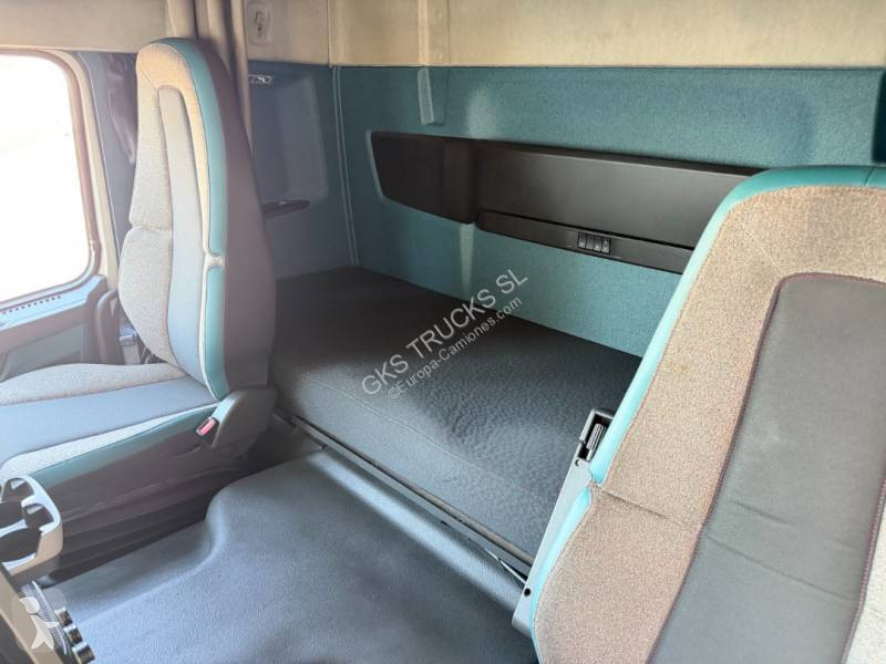 Traktor Volvo 460