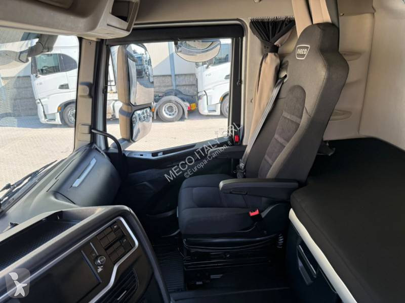 جرار Iveco 530