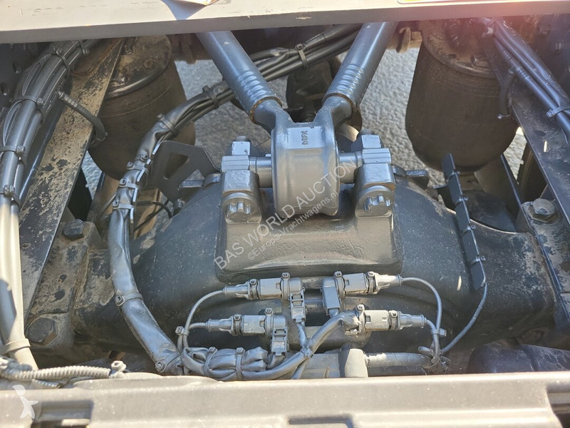 جرار Mercedes 2443