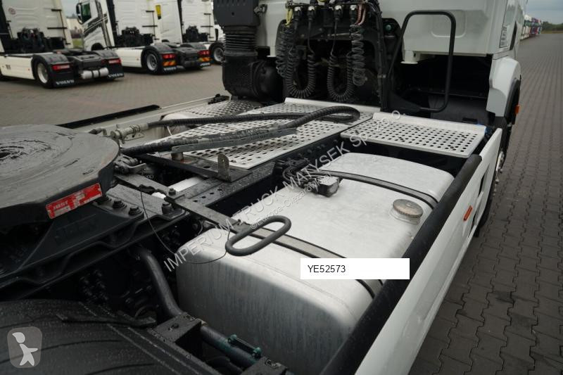 جرار Iveco 420