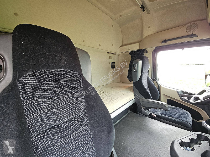 جرار Mercedes ACTROS 1836